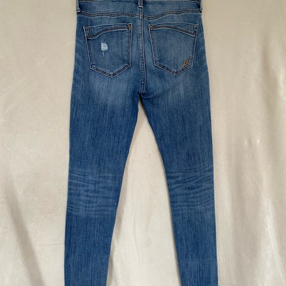 Women’s Express Cropped Jean Leggings - Picture 7 of 9